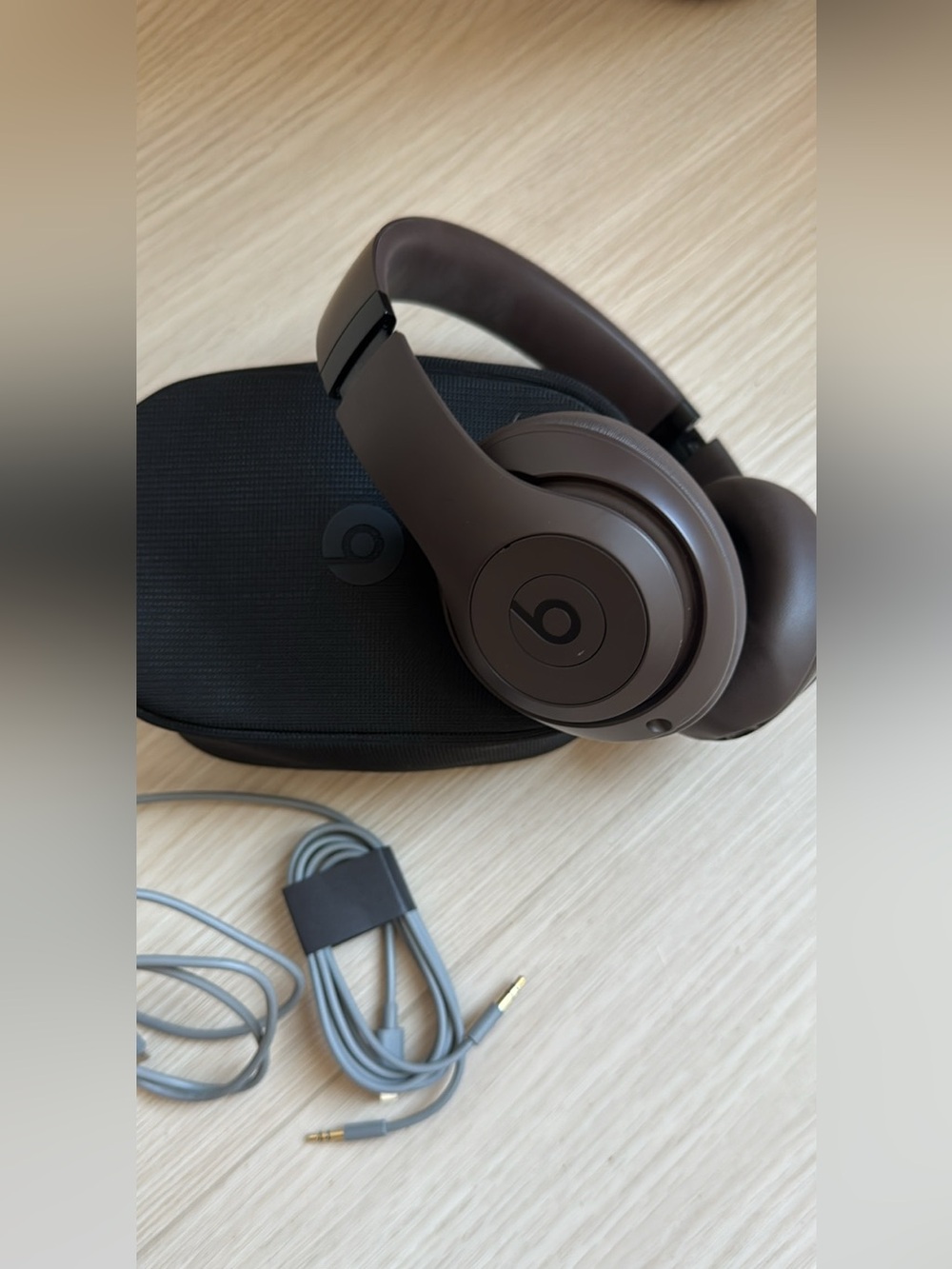 Beats Studio3 Wireless Headphones - chocolate brown